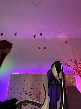 Elektra Queen online show from March 21, 1:05 pm