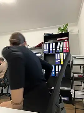 Hii Lolla online show from December 1, 7:12 am