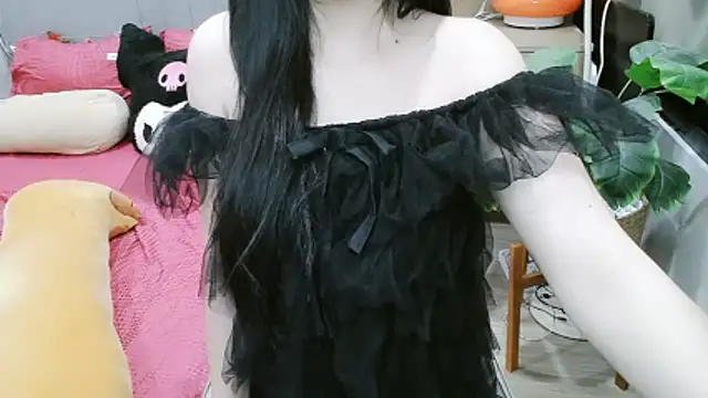  Viviann  online show from November 28, 10:51 am