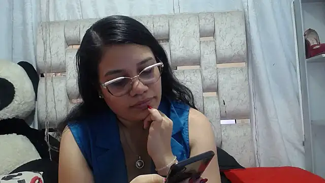 KEYRA-MILLER- online show from March 29, 2:10 am