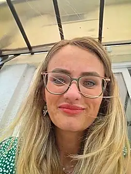 hotjessyca online show from June 18, 9:14 am