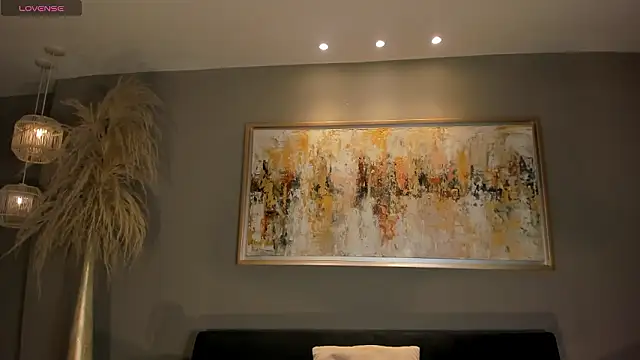 PaulinaSantos  online show from March 8, 4:55 pm