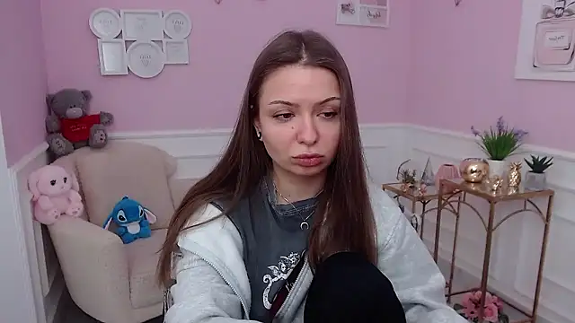 LucySkilar online show from January 19, 7:48 am