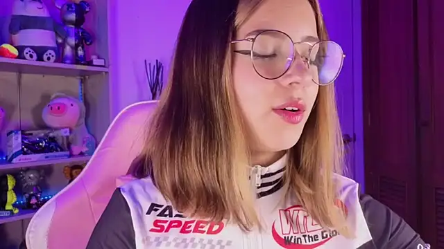 EmilyMiller  online show from February 23, 4:17 pm