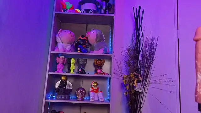 EmilyMiller  online show from January 12, 6:02 pm