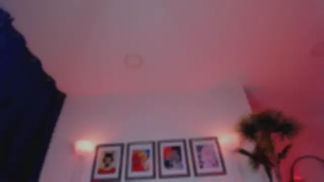 Snapshot of Taylor__foxxx chatting on September 30, 5:02 am Taylor foxxx online show from September 30, 5:02 am
