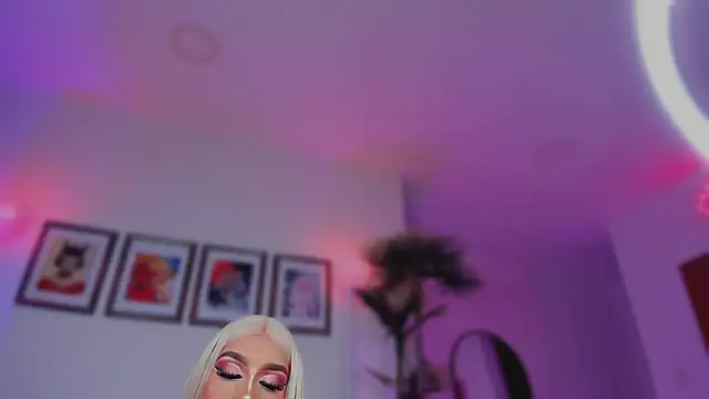 Snapshot of Taylor__foxxx chatting on September 17, 4:54 am Taylor foxxx online show from September 17, 4:54 am