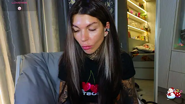 tattooedBabyy online show from January 19, 12:12 pm