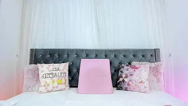 IsabellaJames online show from October 30, 12:06 pm