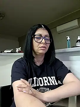 Milf Abigail online show from April 1, 2:34 am