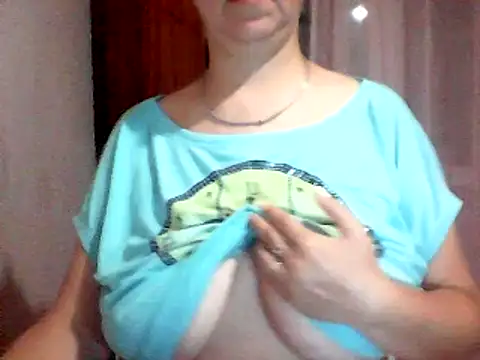 Snapshot of AnaXBerry chatting on September 9, 6:08 pm AnaXBerry online show from September 9, 6:08 pm
