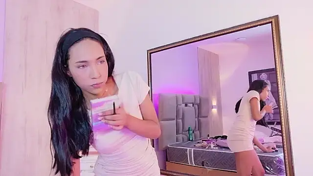 AbrilBrent online show from February 26, 8:41 pm