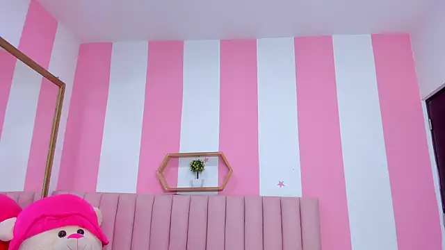 ISABELLA 020 online show from February 16, 1:11 pm