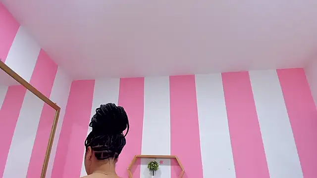 ISABELLA 020 online show from October 8, 12:53 pm