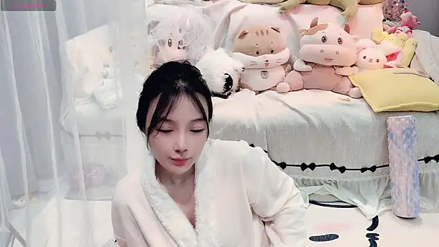 AKiKi711 online show from March 20, 2:55 pm