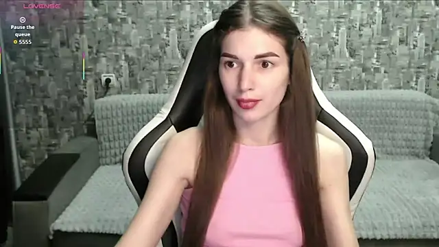 Snapshot of MissMiaCutie chatting on October 16, 1:25 pm MissMiaCutie online show from October 16, 1:25 pm