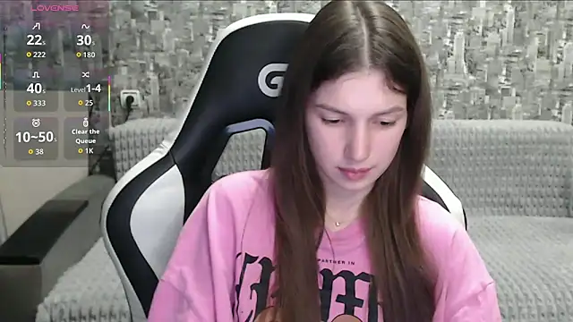 Snapshot of MissMiaCutie chatting on October 7, 4:22 pm MissMiaCutie online show from October 7, 4:22 pm