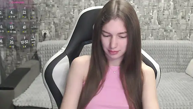 Snapshot of MissMiaCutie chatting on September 19, 9:19 am MissMiaCutie online show from September 19, 9:19 am