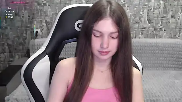 Snapshot of MissMiaCutie chatting on October 4, 12:22 pm MissMiaCutie online show from October 4, 12:22 pm