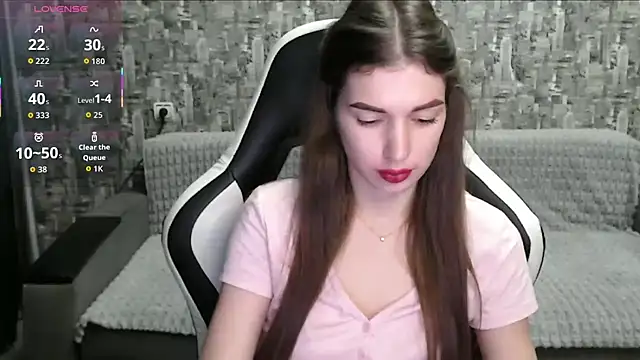 Snapshot of MissMiaCutie chatting on October 15, 10:29 am MissMiaCutie online show from October 15, 10:29 am