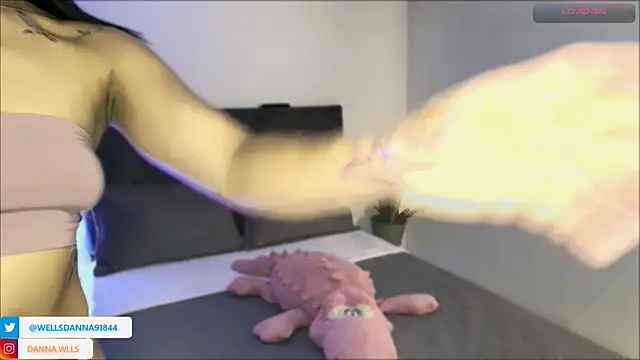 Dannawells online show from September 18, 12:37 pm