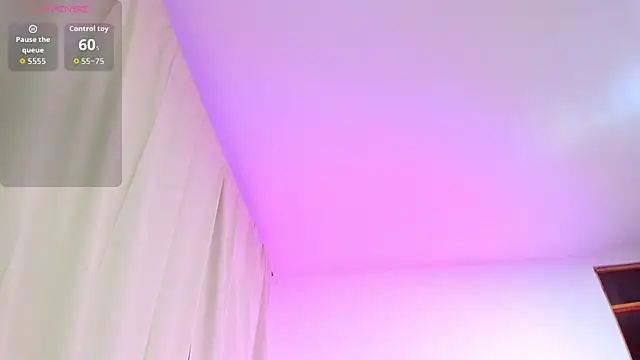 Kylie2211 online show from March 27, 3:08 am