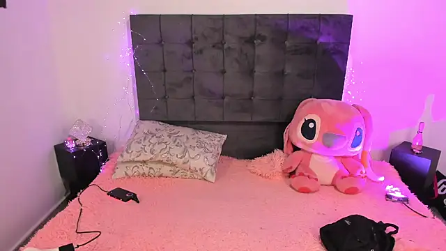 Kylie2211 online show from October 24, 3:13 am