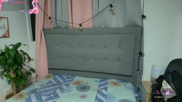 Kylie2211 online show from November 25, 2:25 am