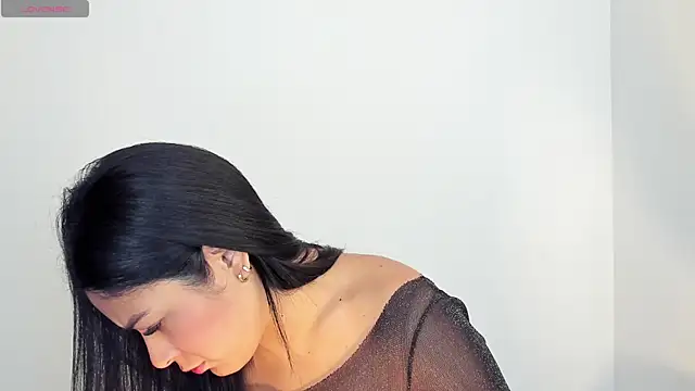 bella hadid1  online show from July 8, 12:51 pm