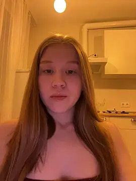 Eva Weyne online show from February 15, 9:36 pm