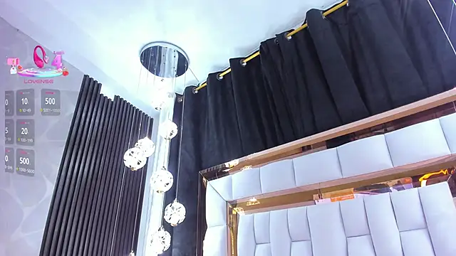 SarayRoyse online show from April 18, 7:51 pm