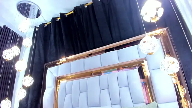 SarayRoyse online show from October 30, 7:37 pm