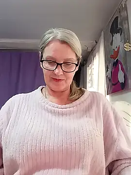 irinamaux online show from February 25, 11:09 am