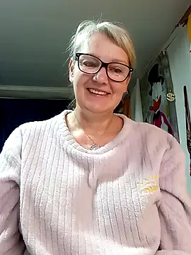 irinamaux online show from April 14, 1:49 am