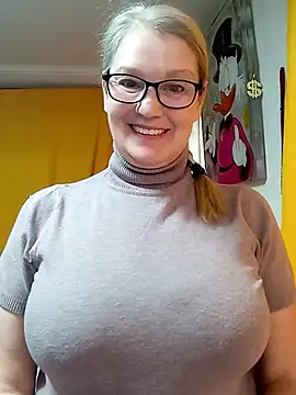 irinamaux online show from March 14, 6:36 am