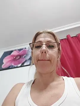 blondyruby online show from March 5, 9:32 pm