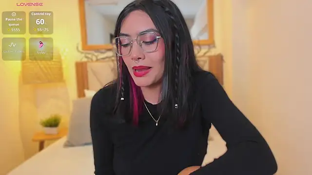 AzuraKindong online show from March 4, 7:53 pm