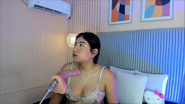 hottie mine  online show from October 16, 11:35 am