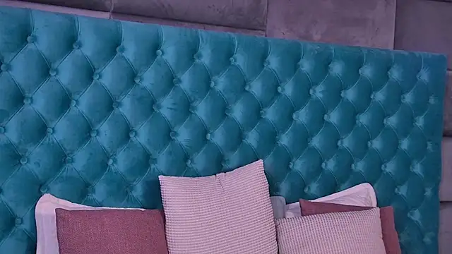 SecretSienna online show from January 10, 7:02 am