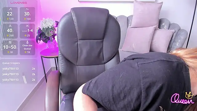 Aida adams online show from April 19, 6:10 pm