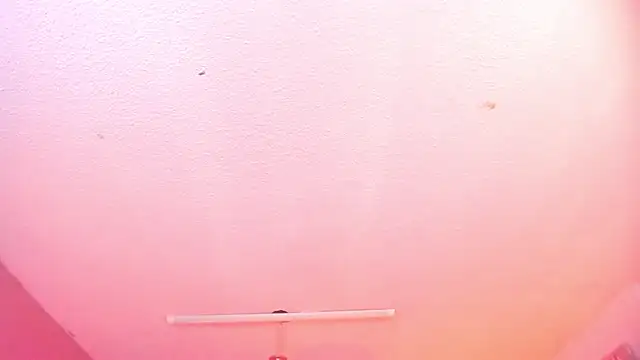 Red lady online show from April 17, 3:52 am