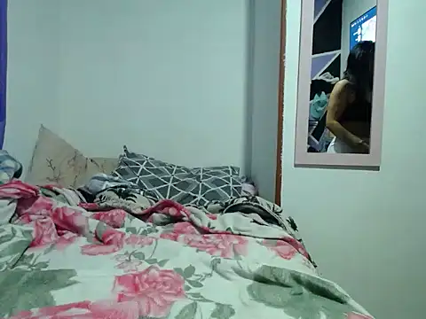 Laura martin  online show from November 10, 7:03 am