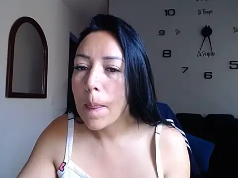 Snapshot of Laura_martin_ chatting on September 15, 11:29 am Laura martin online show from September 15, 11:29 am