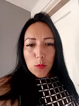 Laura martin  online show from January 6, 4:32 pm