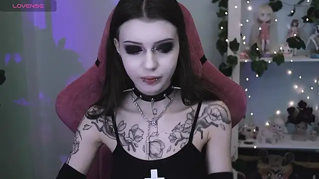 prettybones online show from March 14, 1:39 am