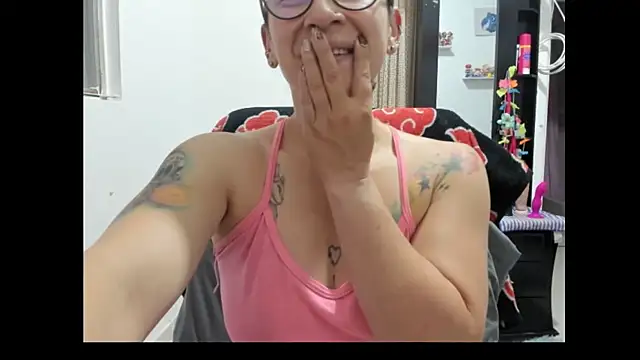 emilypoppy3 online show from March 17, 8:24 pm