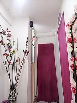 sweetfantasyy69 online show from February 24, 2:44 am