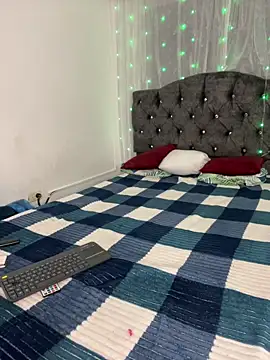 Chloe  and  Ivana  xxx online show from December 19, 1:58 pm