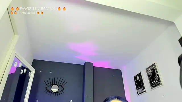 Raven Witch  online show from April 13, 6:41 pm