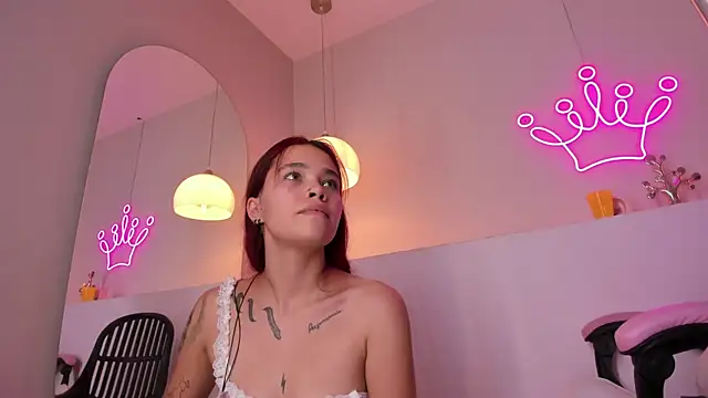 violeth hill online show from October 27, 8:47 pm